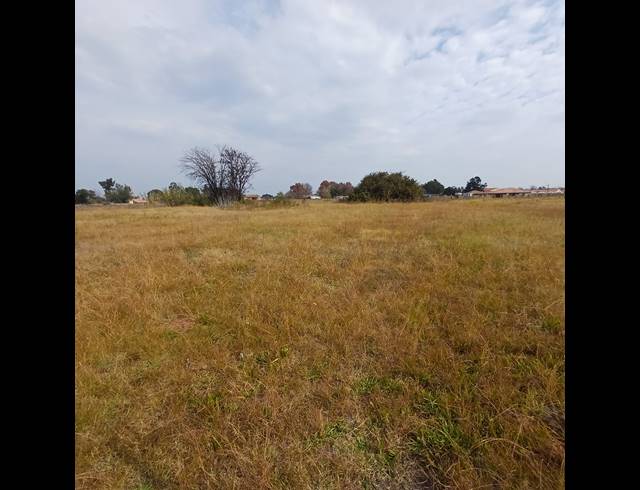 2,000M² VACANT LAND FOR SALE IN KOOKRUS